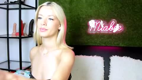 alexisbanx online show from July 15, 6:02 pm