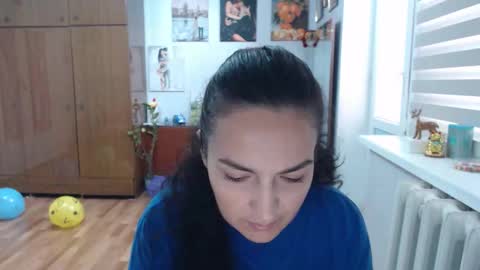 Snapshot of alexismillers chatting on October 28, 8:29 am AlexisMillers online show from October 28, 8:29 am