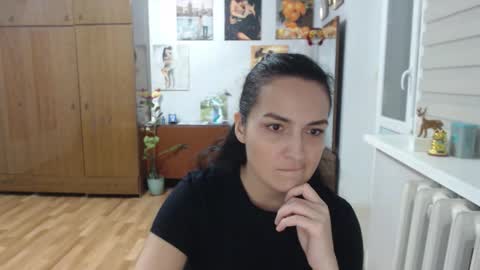 Snapshot of alexismillers chatting on December 4, 11:35 pm AlexisMillers online show from December 4, 11:35 pm