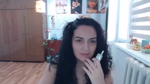 AlexisMillers online show from December 16, 1:27 pm