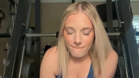 Snapshot of alexispaige06 chatting on December 1, 9:09 pm alexispaige06 online show from December 1, 9:09 pm