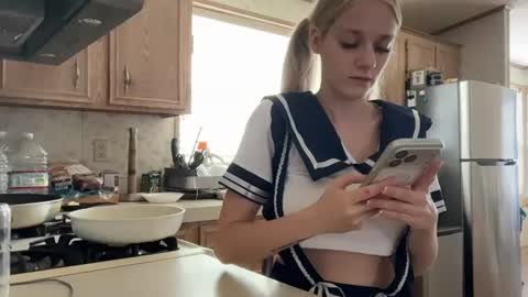 alexispaige06 online show from June 12, 5:23 pm