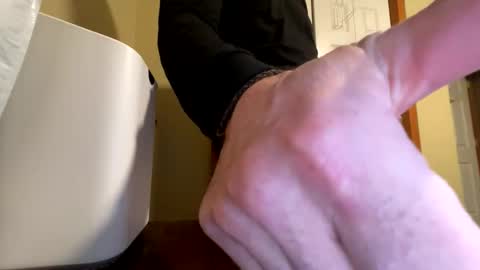 Snapshot of alexjamess6000 chatting on December 21, 1:24 am Alex online show from December 21, 1:24 am