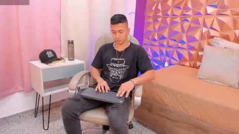 alexkiran online show from March 19, 8:13 pm