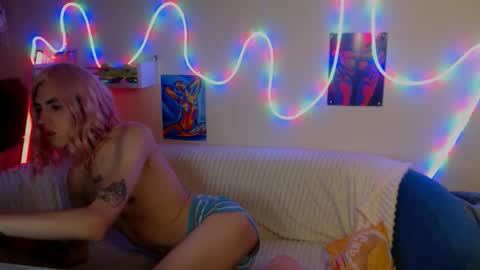 Snapshot of alexnaughty14 chatting on October 7, 9:06 am alexnaughty14 online show from October 7, 9:06 am