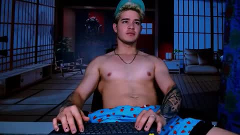 Alex online show from November 12, 7:13 pm