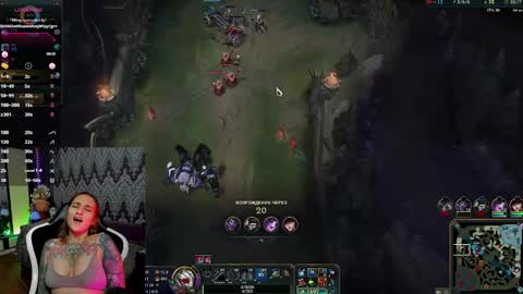 Snapshot of alexracc00n chatting on October 14, 4:41 pm Alex online show from October 14, 4:41 pm