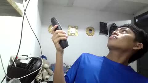 Snapshot of alexsexy1405 chatting on December 16, 6:02 pm alexsexy1405 online show from December 16, 6:02 pm