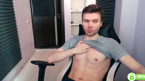 Snapshot of alexspilner chatting on November 4, 12:37 pm Alex Spilner online show from November 4, 12:37 pm