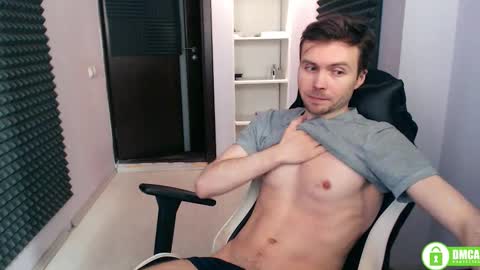 Snapshot of alexspilner chatting on November 19, 2:17 pm Alex Spilner online show from November 19, 2:17 pm