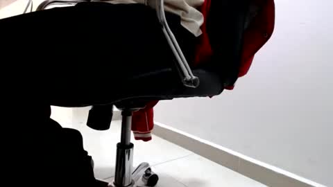 Snapshot of alextwunkk chatting on December 1, 4:29 pm Alex online show from December 1, 4:29 pm