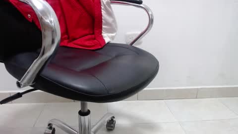 Snapshot of alextwunkk chatting on December 15, 2:37 pm Alex online show from December 15, 2:37 pm