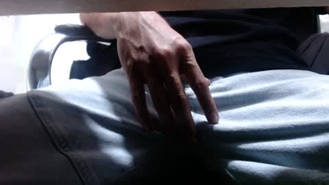 Snapshot of alextwunkk chatting on February 5, 2:29 am Alex online show from February 5, 2:29 am