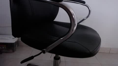 Snapshot of alextwunkk chatting on February 20, 12:57 pm Alex online show from February 20, 12:57 pm