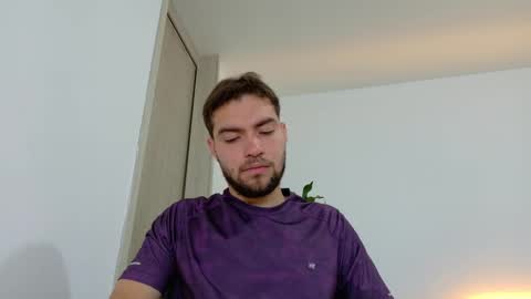 Snapshot of alextwunkk chatting on September 10, 12:43 am Alex online show from September 10, 12:43 am