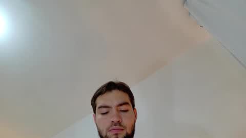 Snapshot of alextwunkk chatting on October 29, 2:47 am Alex online show from October 29, 2:47 am