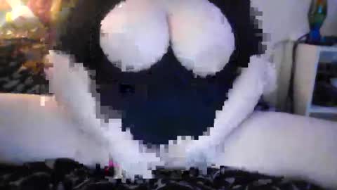 Alex Vines online show from May 15, 1:40 pm