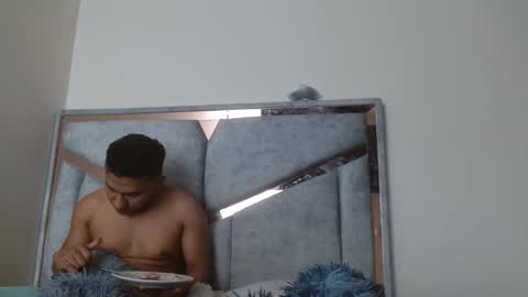 alex y luisa online show from November 10, 4:17 pm