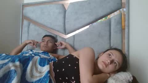 alex y luisa online show from December 16, 2:33 pm