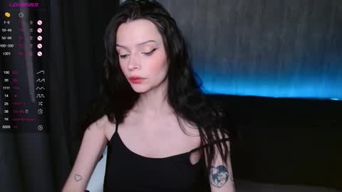 Snapshot of alexxa_bloom chatting on October 31, 5:08 am Alexa Bloom online show from October 31, 5:08 am