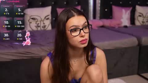 Alexxis Rae online show from June 12, 3:49 am