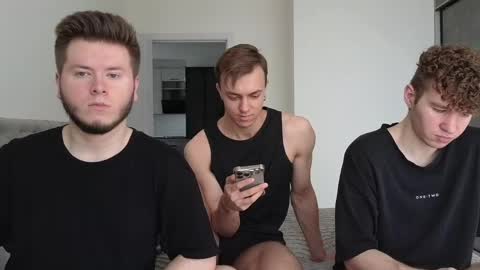 Snapshot of alexxx_d chatting on June 6, 8:30 am AlexDimaIgor online show from June 6, 8:30 am