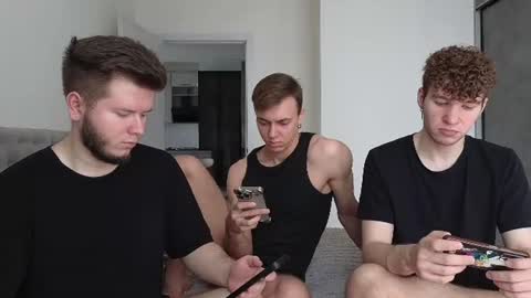 Snapshot of alexxx_d chatting on June 14, 8:27 am AlexDimaIgor online show from June 14, 8:27 am