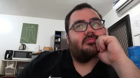 Snapshot of alexxxbear chatting on February 9, 4:50 pm alexxxbear online show from February 9, 4:50 pm