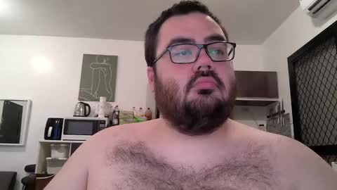 Snapshot of alexxxbear chatting on February 16, 2:09 am alexxxbear online show from February 16, 2:09 am