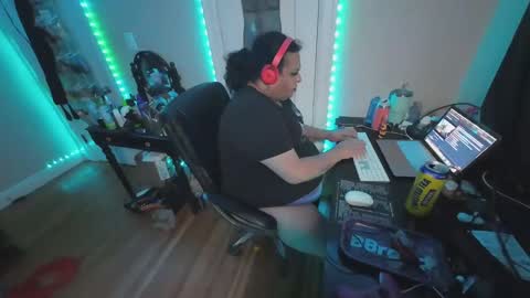 Snapshot of alexxxis2011x3 chatting on January 21, 9:46 am alexxxis2011x3 online show from January 21, 9:46 am