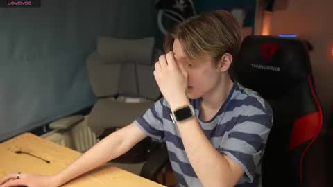 Alexycutie online show from February 15, 4:36 pm