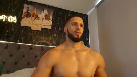 Snapshot of alfaygama chatting on September 28, 6:35 pm NaughtyDuox online show from September 28, 6:35 pm