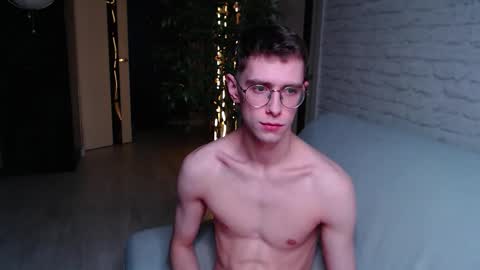 Snapshot of alfie_evanss chatting on October 22, 4:40 pm Alfie online show from October 22, 4:40 pm