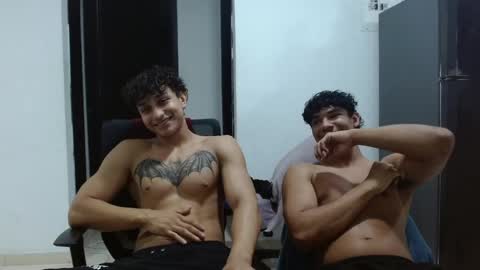 Snapshot of alfred_cantillo chatting on May 25, 6:19 am alfred_cantillo online show from May 25, 6:19 am