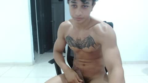 Snapshot of alfred_cantillo chatting on June 8, 7:20 am alfred_cantillo online show from June 8, 7:20 am