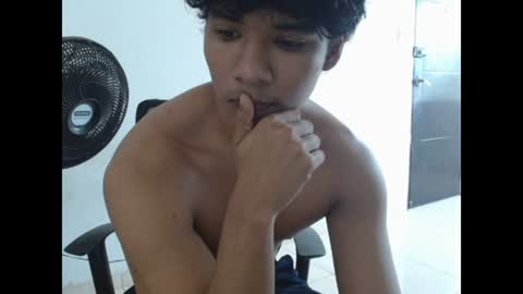 Snapshot of alfred_cantillo chatting on June 29, 2:06 pm alfred_cantillo online show from June 29, 2:06 pm