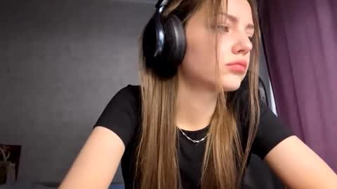 Snapshot of alfrediamordino chatting on October 12, 8:13 am Alice online show from October 12, 8:13 am