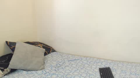 Snapshot of algiz_ chatting on November 9, 9:13 pm algiz_ online show from November 9, 9:13 pm