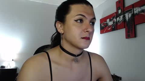 Snapshot of alguien_mas01 chatting on February 27, 8:50 am cami online show from February 27, 8:50 am