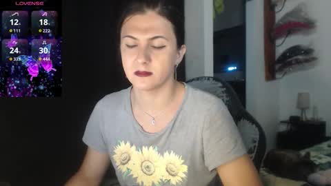 Snapshot of alguien_mas01 chatting on December 23, 2:42 am cami online show from December 23, 2:42 am