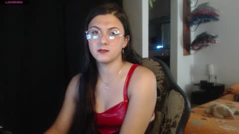 Snapshot of alguien_mas01 chatting on March 5, 5:36 am cami online show from March 5, 5:36 am