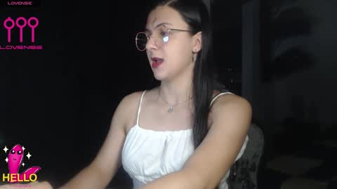 Snapshot of alguien_mas01 chatting on March 21, 7:24 am cami online show from March 21, 7:24 am