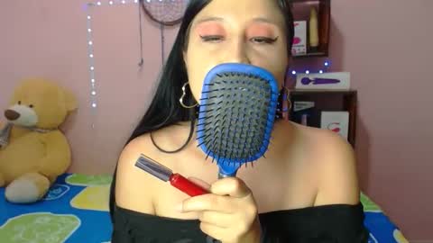 alixia online show from June 8, 9:15 pm