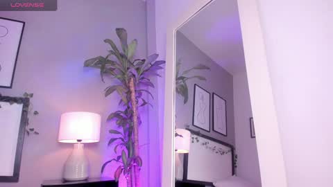 Snapshot of alia_rodriguez_ chatting on December 7, 11:56 pm Alia Rodriguez online show from December 7, 11:56 pm