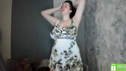 Snapshot of aliaa_ chatting on June 5, 4:30 am aliaa_ online show from June 5, 4:30 am