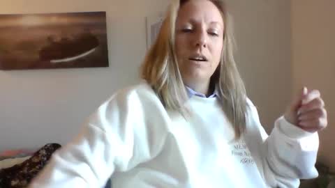 Snapshot of alice8363 chatting on December 16, 9:35 am Alice online show from December 16, 9:35 am