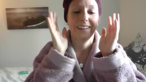 Snapshot of alice8363 chatting on December 20, 12:27 pm Alice online show from December 20, 12:27 pm