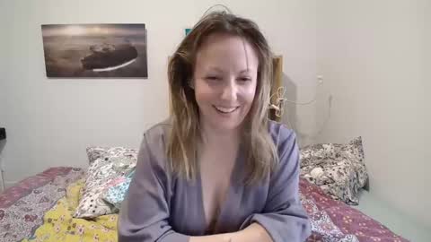 Snapshot of alice8363 chatting on March 12, 2:56 pm Alice online show from March 12, 2:56 pm