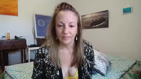 Snapshot of alice8363 chatting on September 16, 7:31 am Alice online show from September 16, 7:31 am