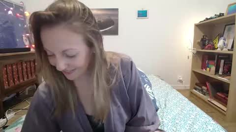 Snapshot of alice8363 chatting on October 21, 3:02 pm Alice online show from October 21, 3:02 pm